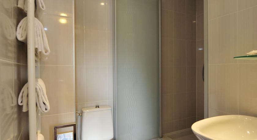 Le Victor Hugo Hotel Montrouge Bagian luar foto