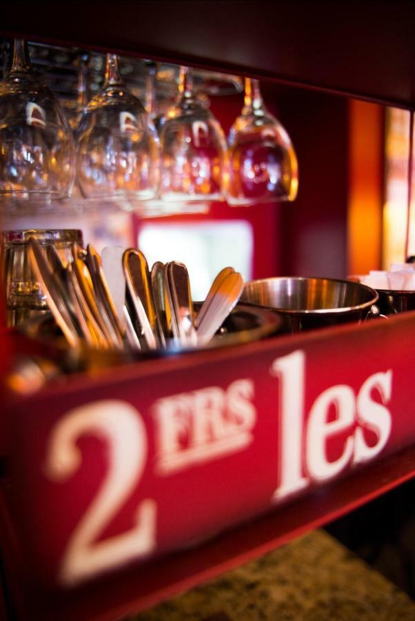 Le Victor Hugo Hotel Montrouge Bagian luar foto